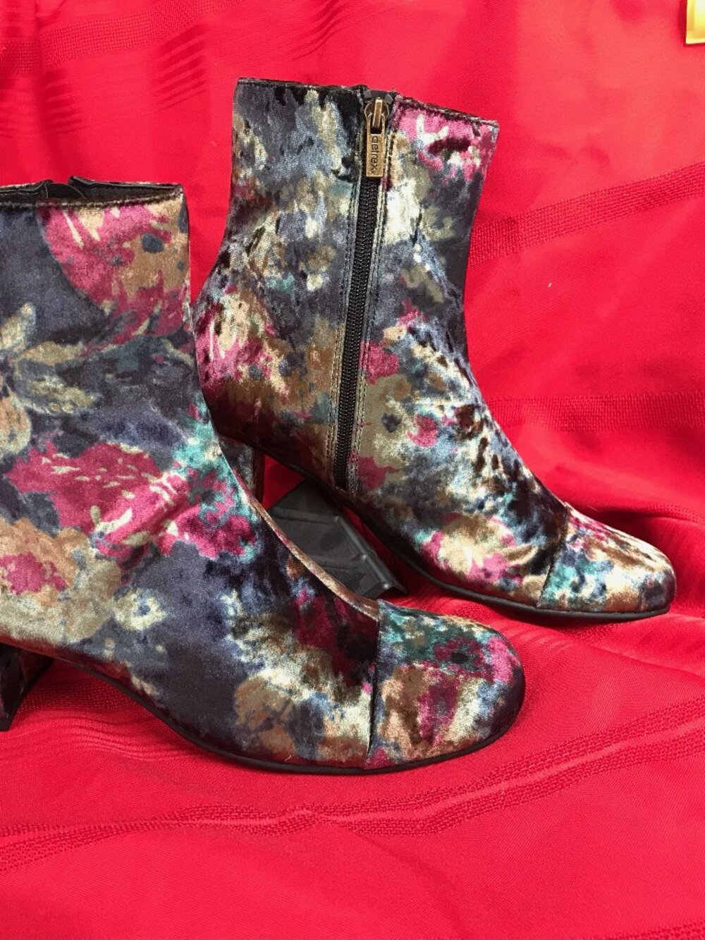 Aetrex Boots. Black Metallic Floral